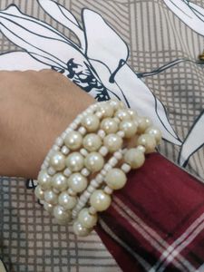 4 Design Bangles And 3 Ring 1 Pendil