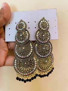 Heavy Black And Gold Earings