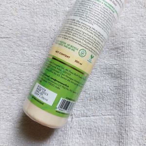 Mamaearth Curd Conditioner.