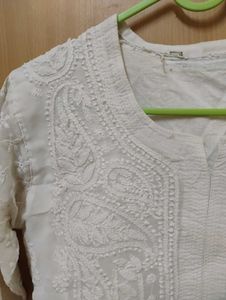 White Embroidered Kurta XS with sewn cotton lining