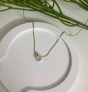 solitaire Teardrop pendant