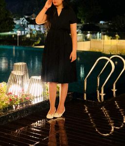 Elegant Black Midi Dress