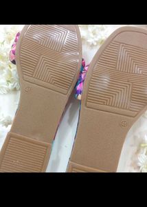 Multicolour Textured Flats