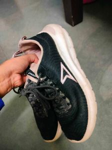 Comfortable Black Running Shoes