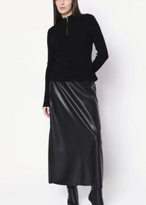 Black Ribbed Top