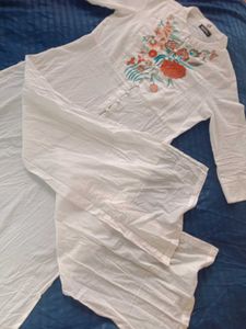 Trendy White Kurta With Slit For Women (30-32)