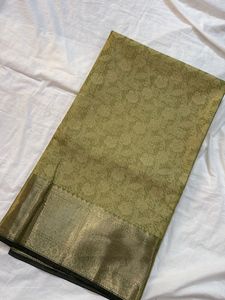 👑 Royal Zari Grandeur – Premium Banarasi Fabric ✨