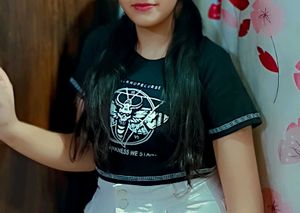 Gorgeous Korean Fitted Black Croptop