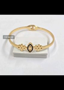 Elegant Gold Bangle