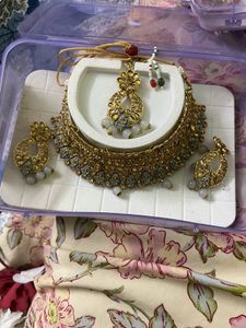 Title: Elegant Kundan Choker Necklace With Earring