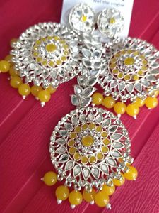 Aadhiya Earrings