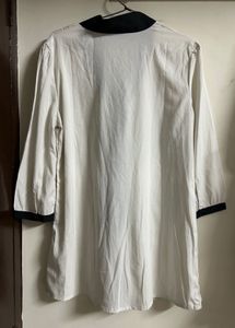 Chic Black &amp; White Tie-Neck Top