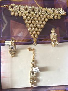 Stone Jewellery Set With Tag