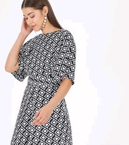 Kibo Brand Chic Geometric Print Romper