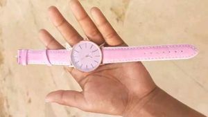 ⌚WATCH | COLOR CHANGING NEW STYLISH ANALOG