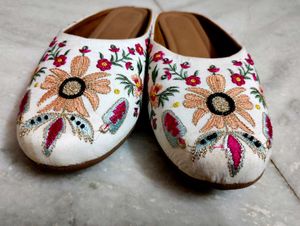 Embroidered Ethnic Flats