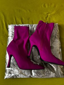 SALE 🔥 PINK BOOTS