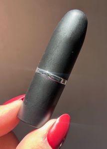 Mac Maximal Matte Lipstick :- Sweet Deal
