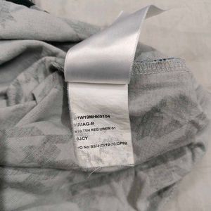 Houndstooth Pattern T-Shirt Size L