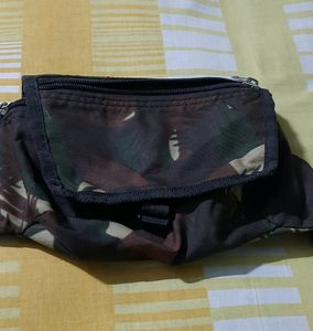 High Quality Pouch with 4 Storage compartments
