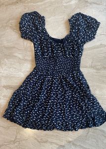 Hollister Floral Dress with 2 Pockets
