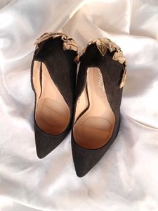 Embellished High Heels Satin Court Heel in Black