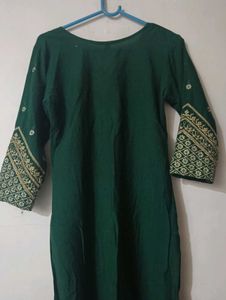 Elegant Green Embroidered Kurta