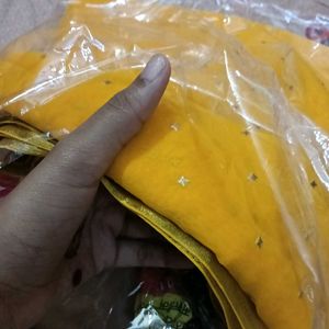 💛Elegant Yellow Saree💛