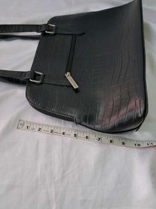 Lino Perros Shoulder Bag