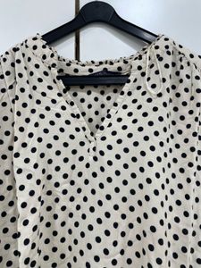 🌸 Effortless Elegance: M&amp;S Polka Dot Blouse 🌸
