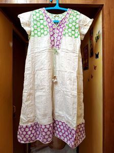 White Anarkali Kurti With Pop