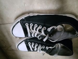 Black Converse Shouse Good Condition