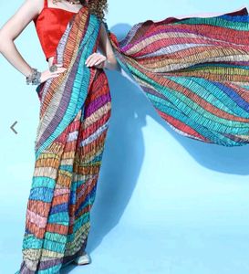 Women Crushed Pleated Stripes Design Saree