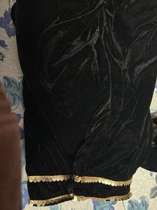 Velvet Biba Kurta set with leggings Detail