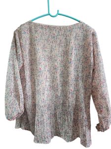Nice Summer Top With Floral Design