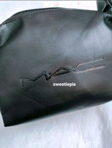 MAC Travelling Pouch