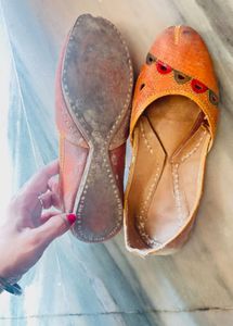 leather jutti