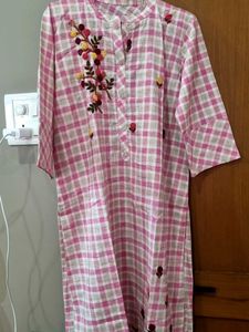 Floral Embroidered Kurta