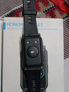 HONOUR SMART WATCH WITH AMOLED SCREEN