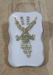 New Look Necklace.