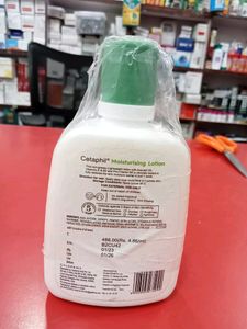 Cetaphil Moisturising Lotion &amp; Vitamin E, B3, n B5