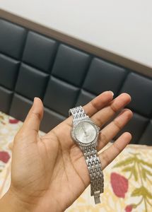 Quartz Watch For Women Low Budget Price Cheap