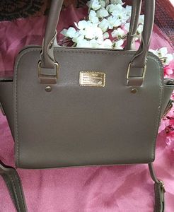 Handbag ...