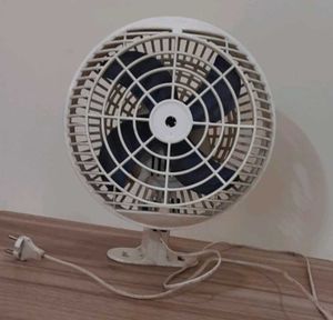 Bajaj Desk Fan