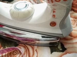 Kenstar Iron