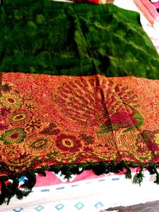 Vintage Embroidered Kurti Set With Saree