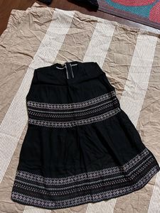 Black Sleeveless Top
