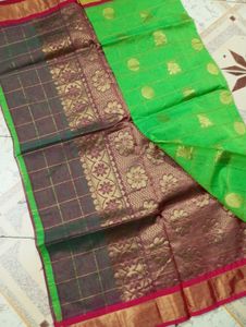 Green &amp; Gold Checked Saree