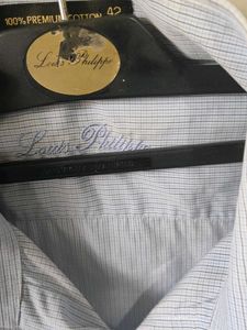 Classic Men&#39;s Striped Casual Shirt