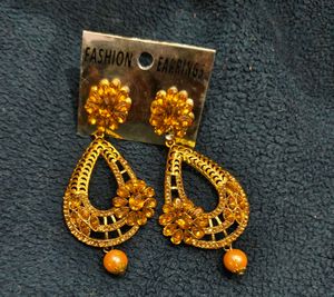Fashion Earrings - Gold Tone